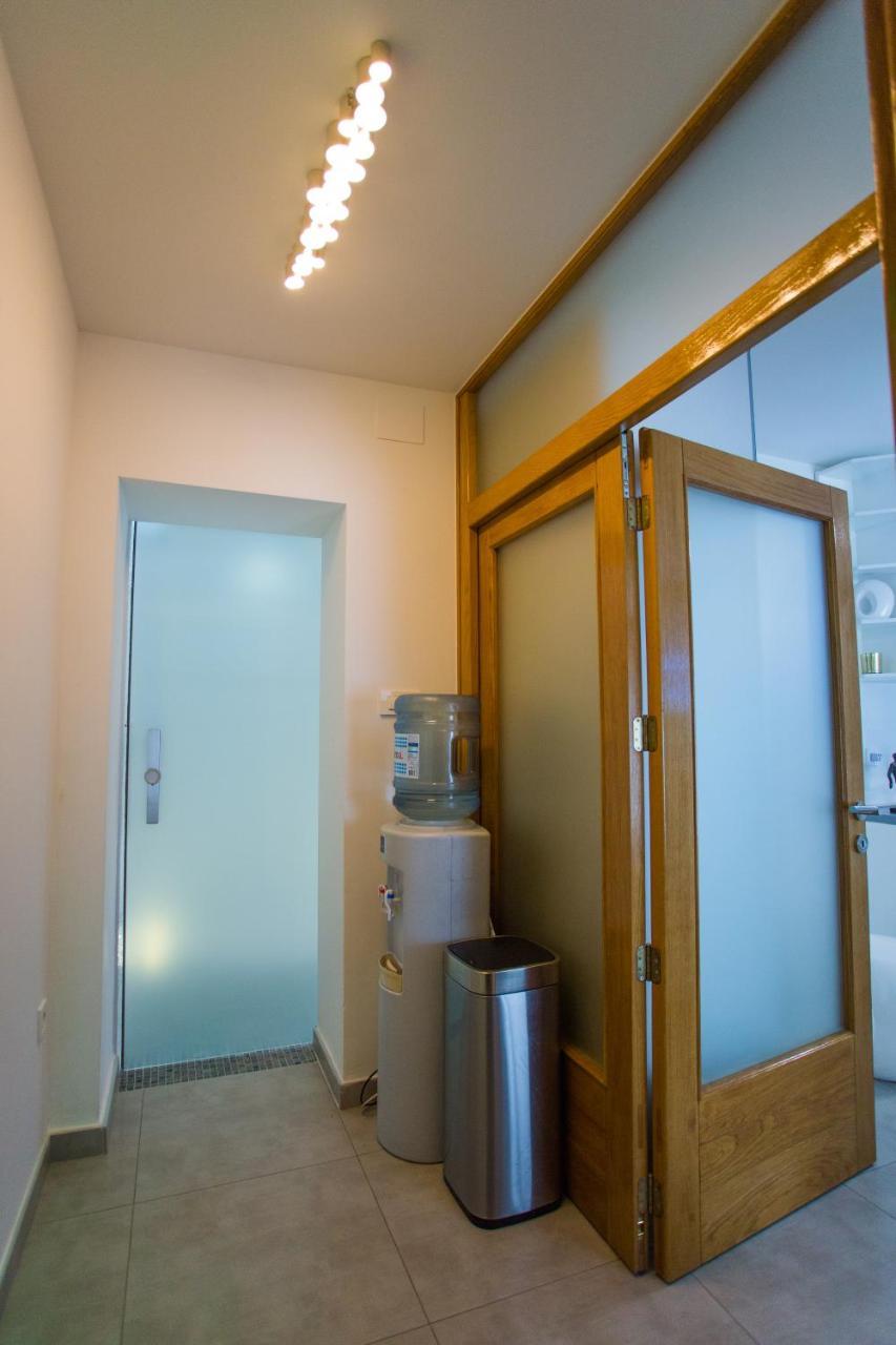 Apartment Plaza ----Wallbox 11Kw 16A ----- Private Spa- Jacuzzi, Infrared Sauna, Luxury Massage Chair, Parking, Entry With Pin 0 - 24H, Free Cancellation 24 Hours Before Check In Slavonski Brod Exterior photo