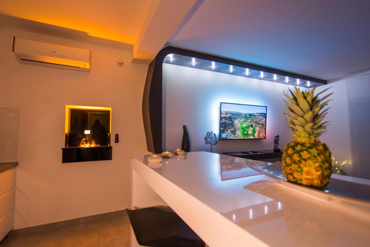 Apartment Plaza ----Wallbox 11Kw 16A ----- Private Spa- Jacuzzi, Infrared Sauna, Luxury Massage Chair, Parking, Entry With Pin 0 - 24H, Free Cancellation 24 Hours Before Check In Slavonski Brod Exterior photo