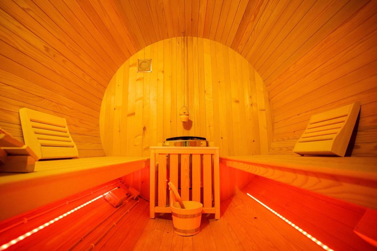 Apartment Plaza ----Wallbox 11Kw 16A ----- Private Spa- Jacuzzi, Infrared Sauna, Luxury Massage Chair, Parking, Entry With Pin 0 - 24H, Free Cancellation 24 Hours Before Check In Slavonski Brod Exterior photo