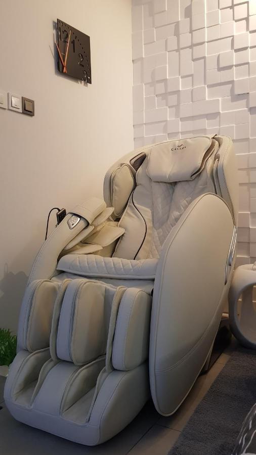Apartment Plaza ----Wallbox 11Kw 16A ----- Private Spa- Jacuzzi, Infrared Sauna, Luxury Massage Chair, Parking, Entry With Pin 0 - 24H, Free Cancellation 24 Hours Before Check In Slavonski Brod Exterior photo